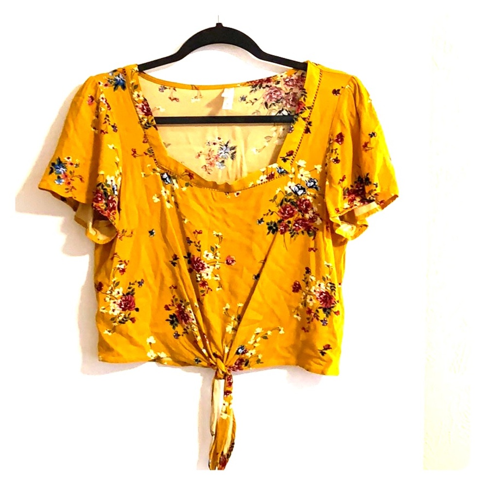 Women’s floral top